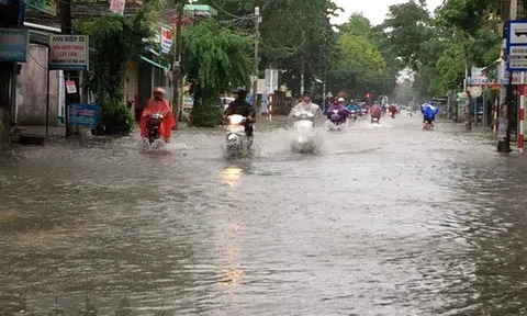 Bão số 4 diễn biến phức tạp, Hà Nội ráo riết triển khai nhiều phương án phòng chống